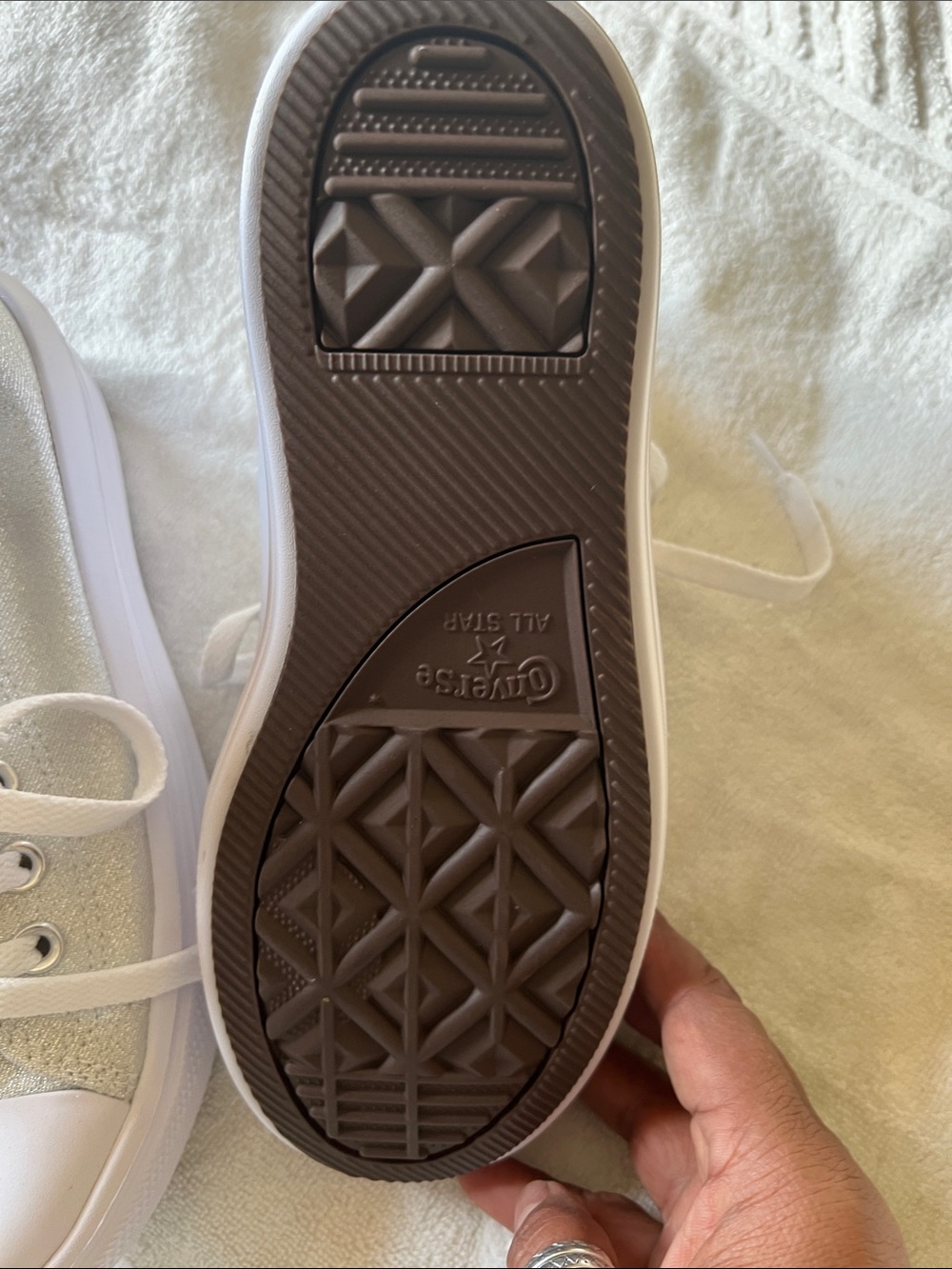Converse Kids White Sneakers with Pink Star Accents - Picture 4 of 6